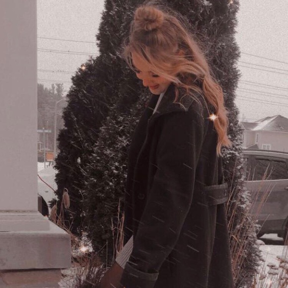 Meet your Posher, Abby - Picture 1 of 1